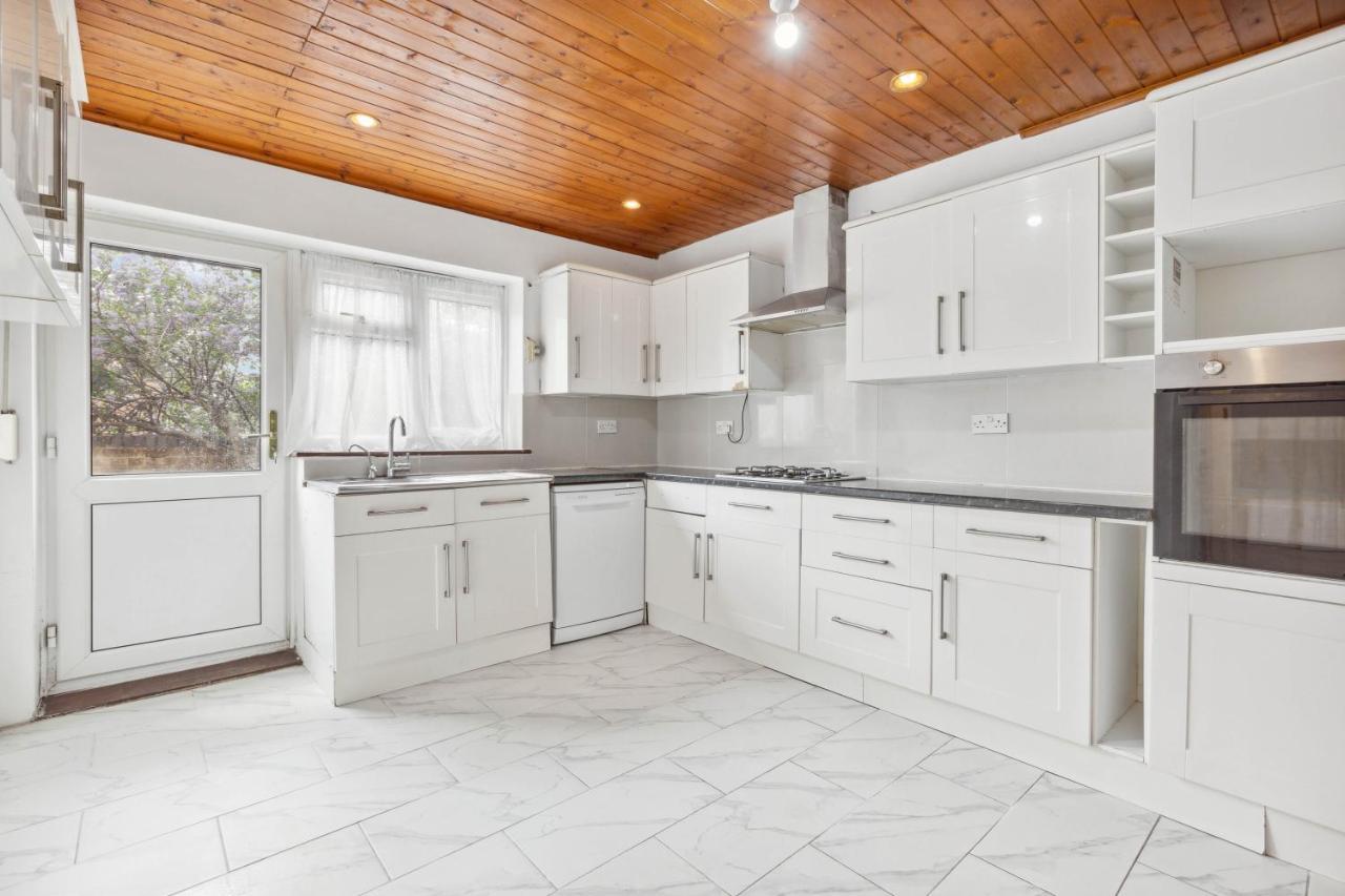 Cozy Stay Apartment Londra Dış mekan fotoğraf